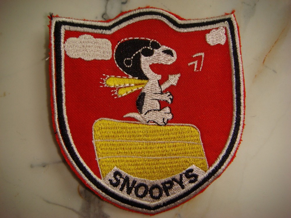 US MARINES SNOOPY DOG SINGING, VIETNAM WAR PATCH