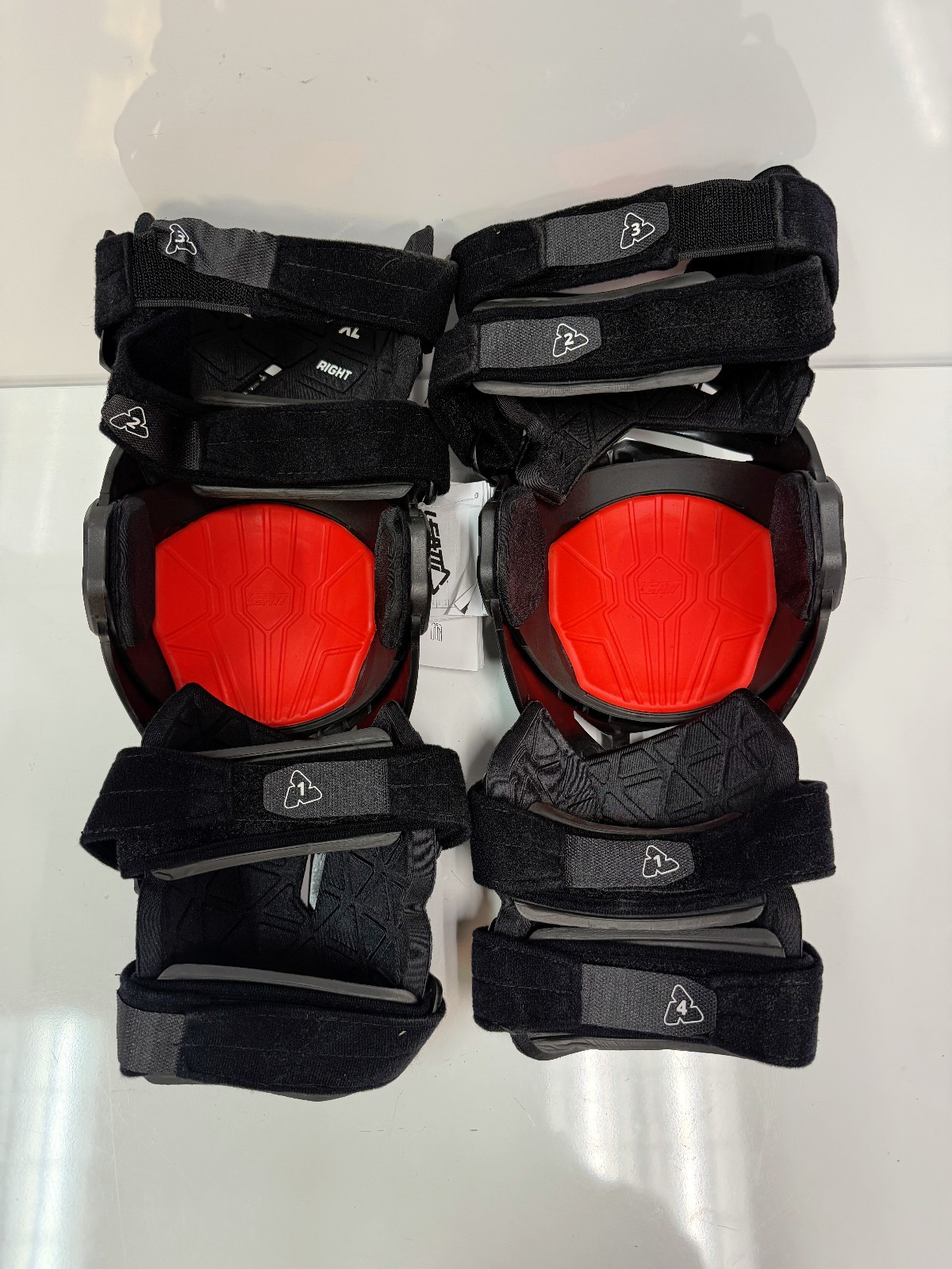 LEATT KNEE BRACES