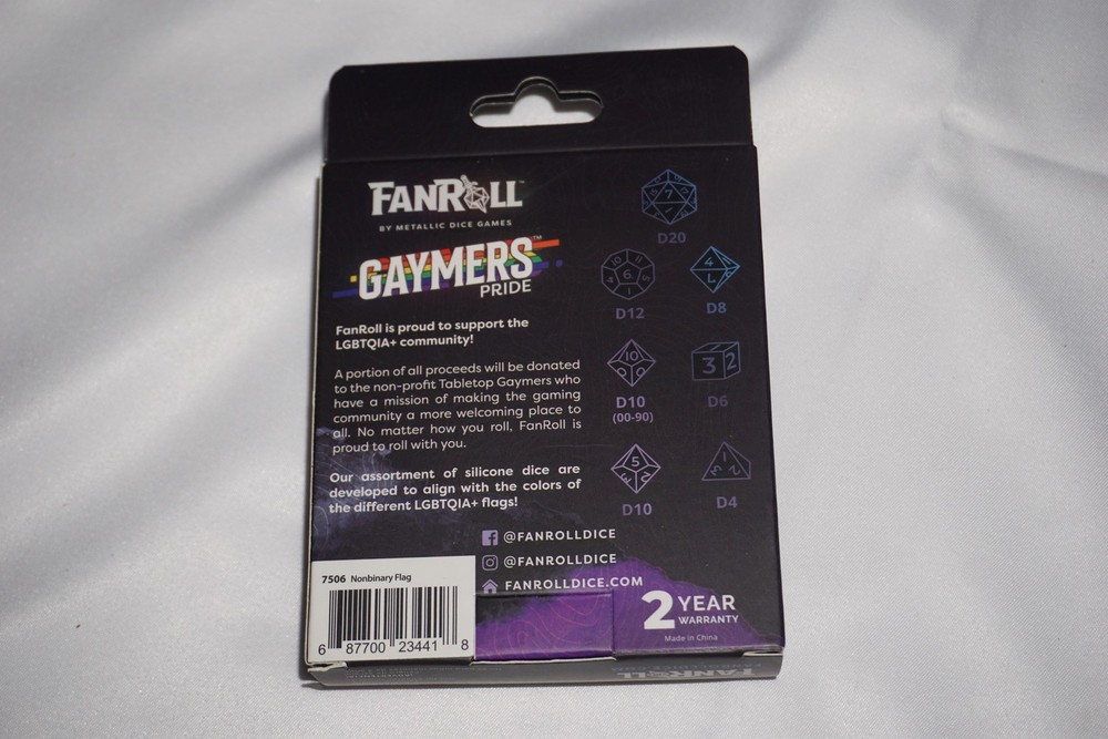 Fanroll Nonbinary Gaymers 16mm Sharp Edge Silicone Dice Set NEW