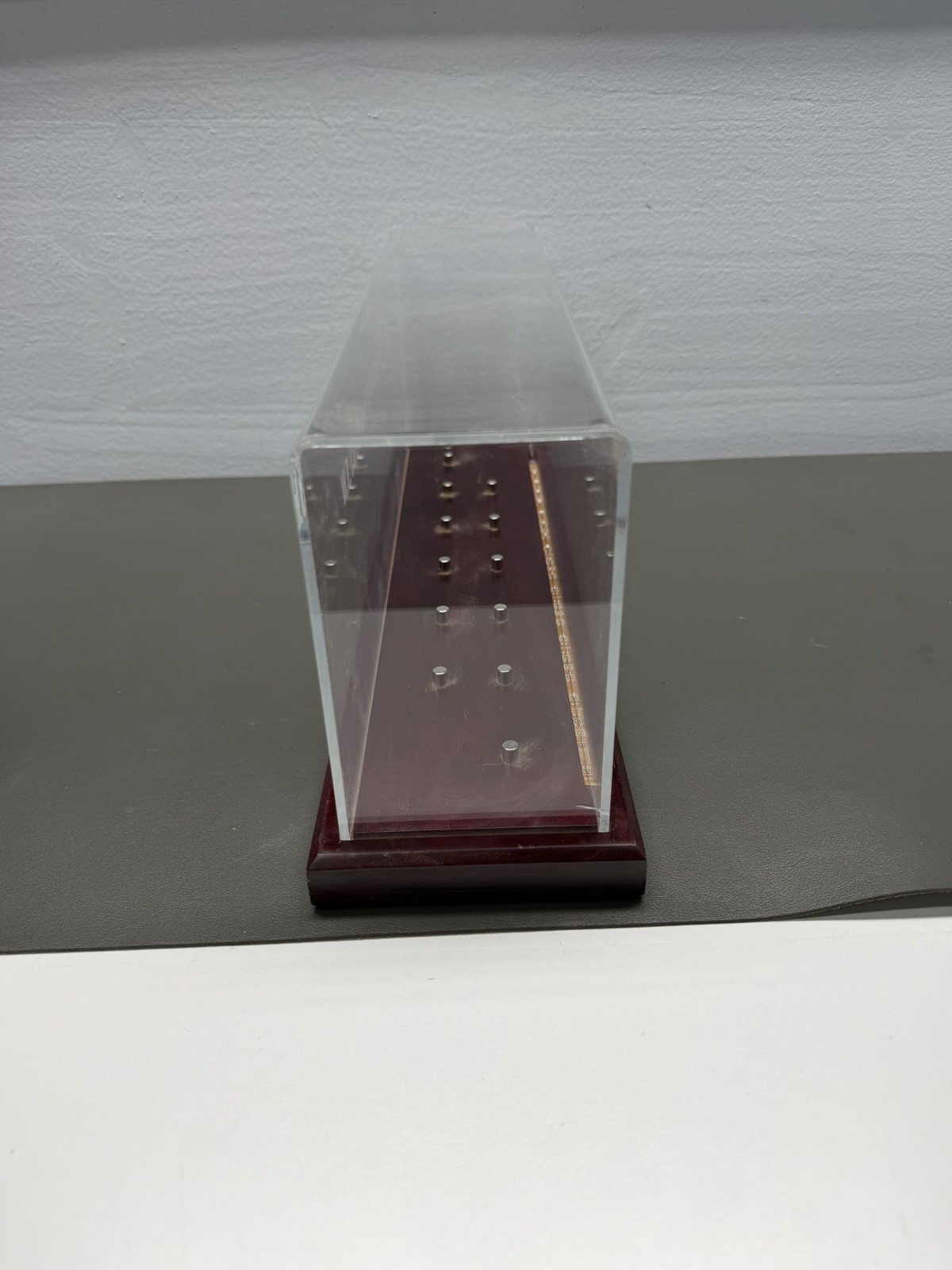 Case Cutlery 22850 Illuminated Dome Cherry Magnetic Blue LED Display CRACKED!!