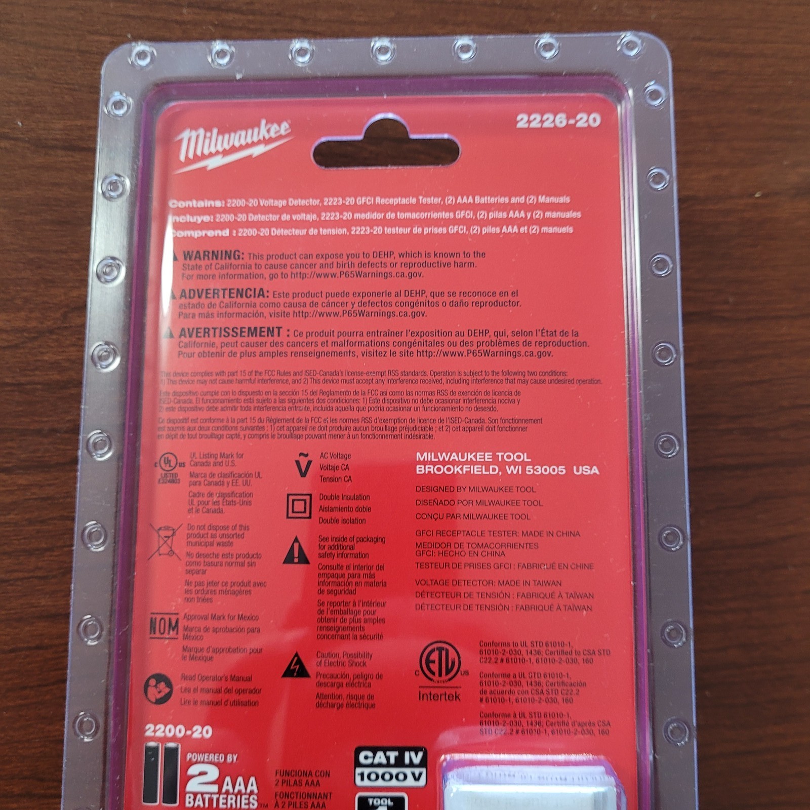 Milwaukee 2226-20 GFCI Receptacle Tester & Non-Contact Voltage Detector NIB