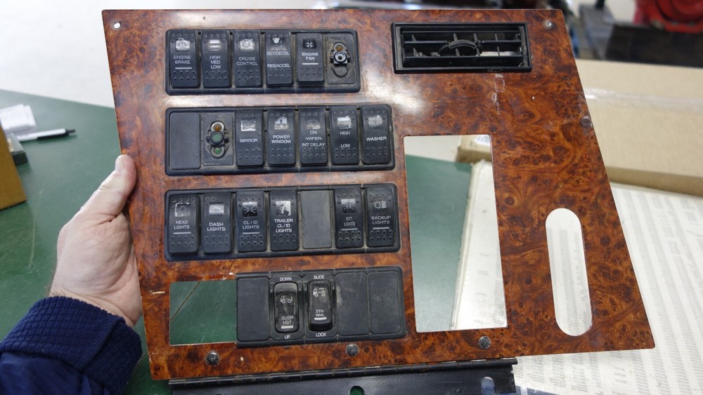 Western Star 4900 Dash Panel w Switches