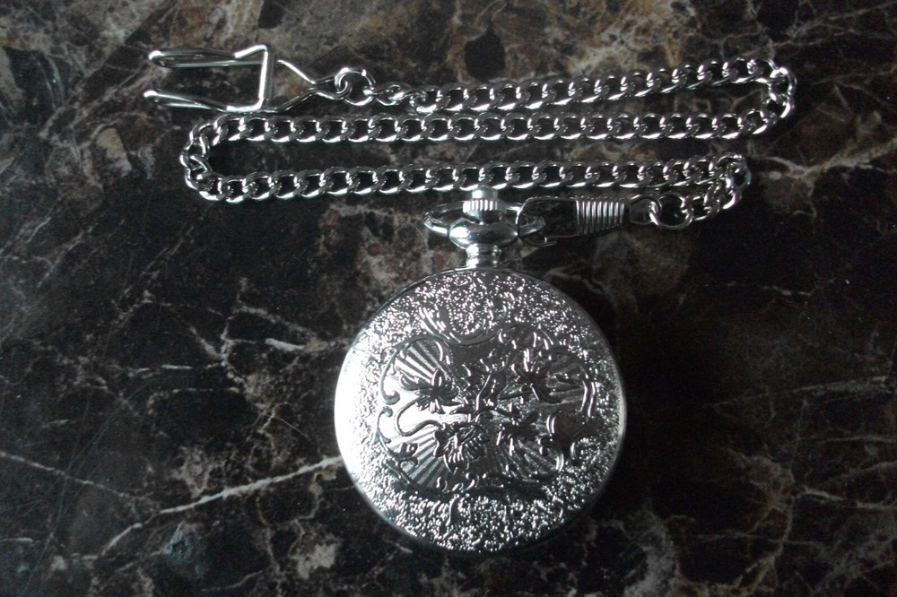 BATMAN POCKET WATCH WITH CHAIN (2)