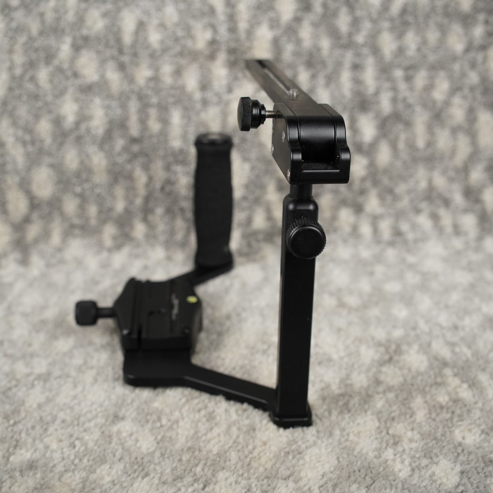 Kirk Enterprise Portrait Flash Bracket Grip Handle with Cold Shoe Quick Release