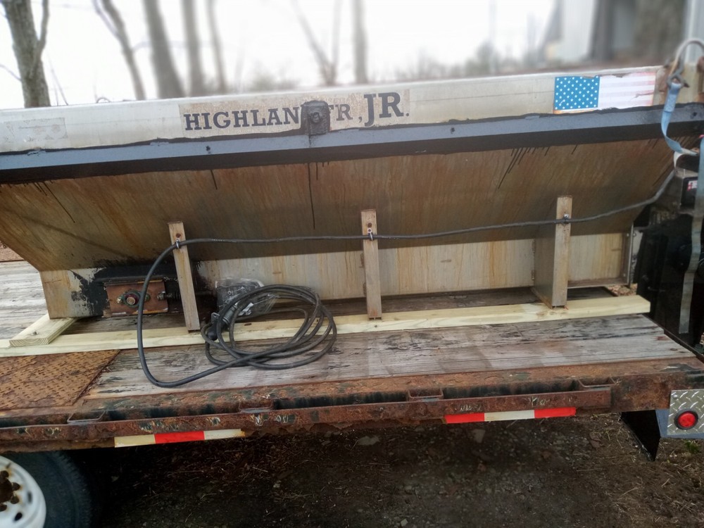 8' highlander jr truck sander box