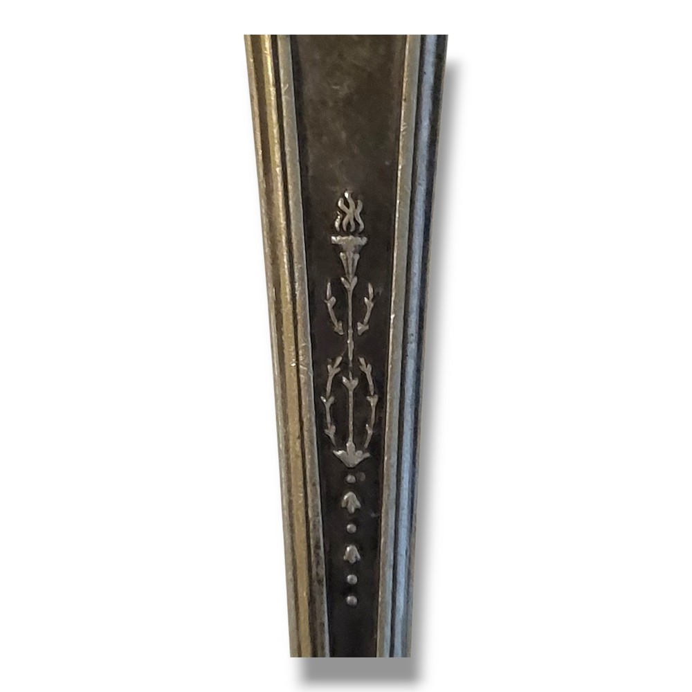 1924 Queen Bess Pattern Oneida Community Dinner Fork Tudor Tarnished Silverplate