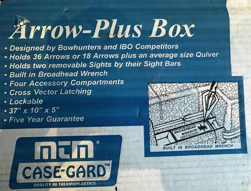 MTM Arrow Plus Case, Holds 36 Arrows, Smoke