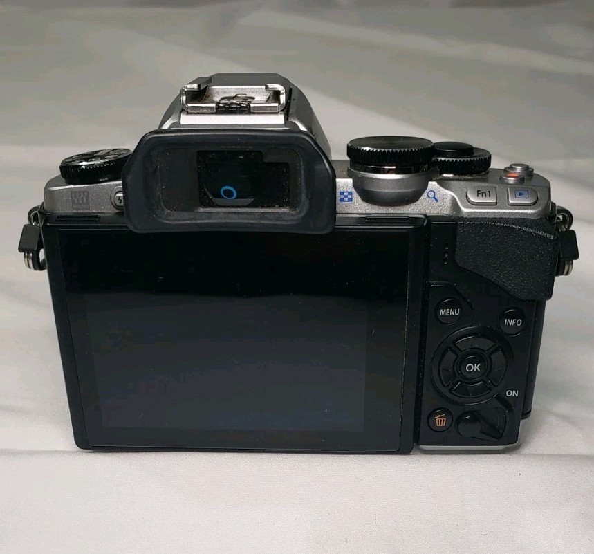 Olympus OM-D E-M10 Digital Camera For Parts