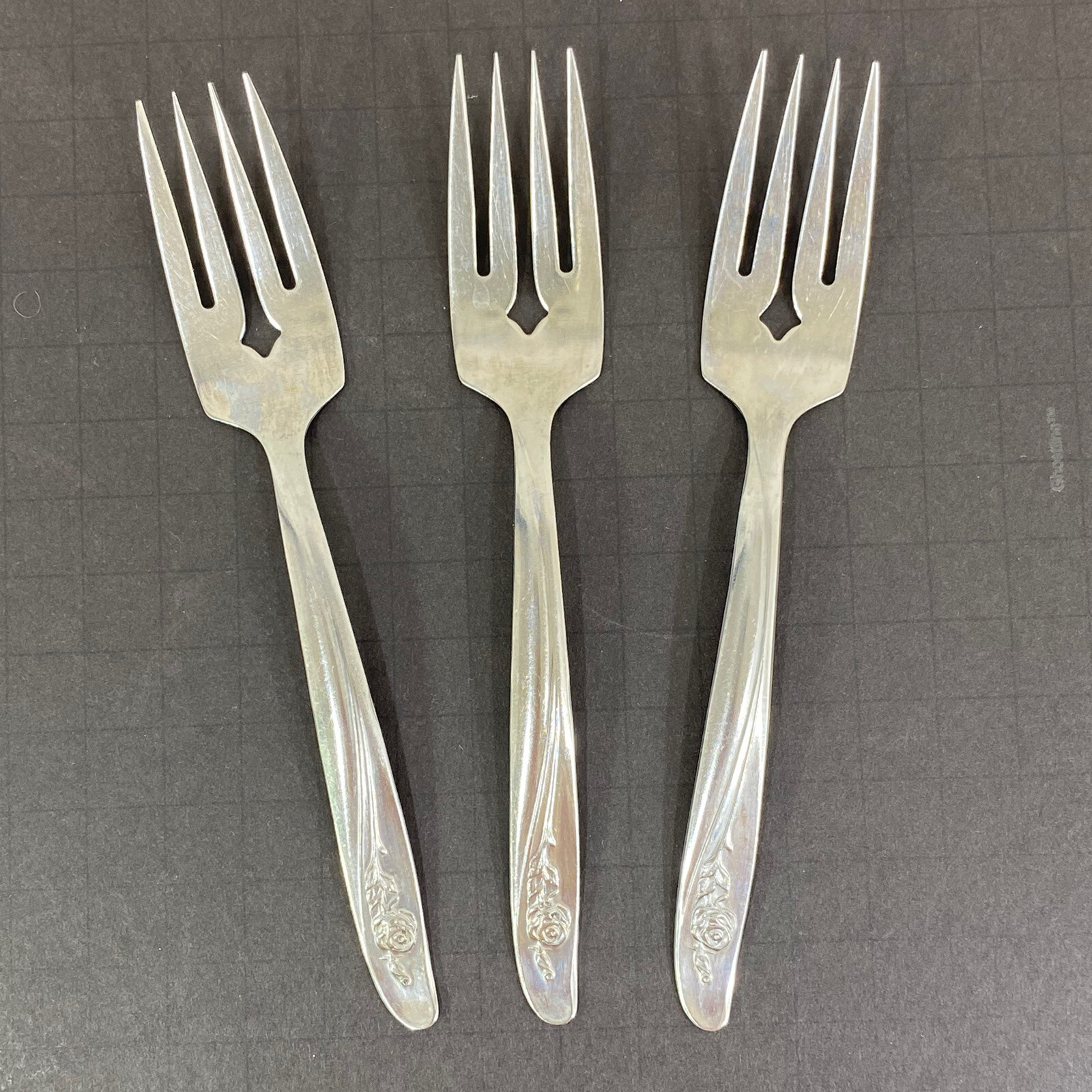 Oneida Custom Stainless ROSEANNE Flatware Set of 3 Salad Forks 6 1/4"