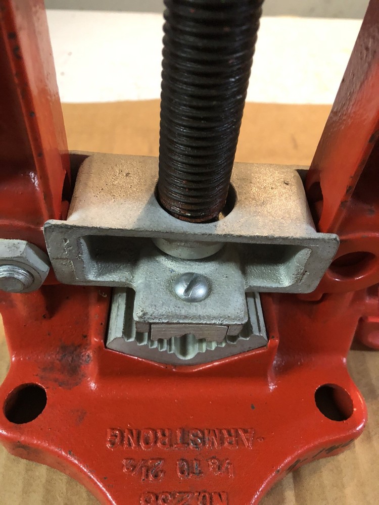 Armstrong 233 Yoke Vise