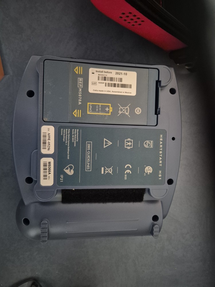 Training Philips Heartstart HS1 Defibrillator with Case