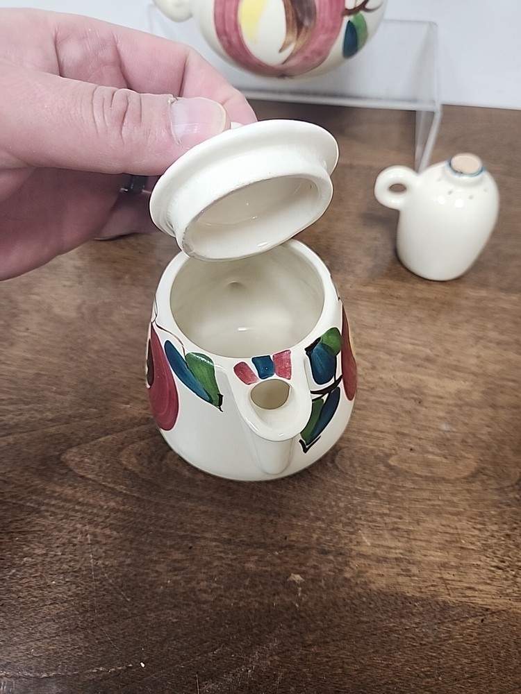 PURINTAN POTTERY APPLE COLLECTION