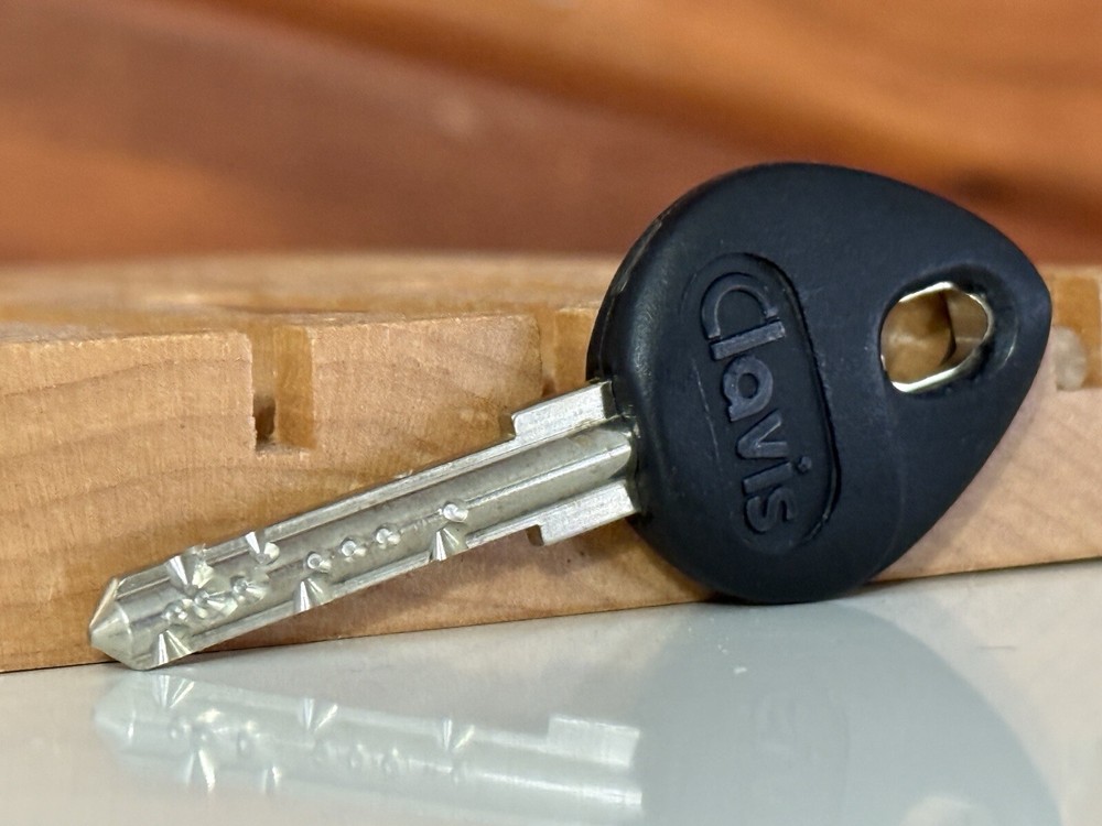 Clavis High Security Dimple Lock  Key Locksport Locksmith Collector
