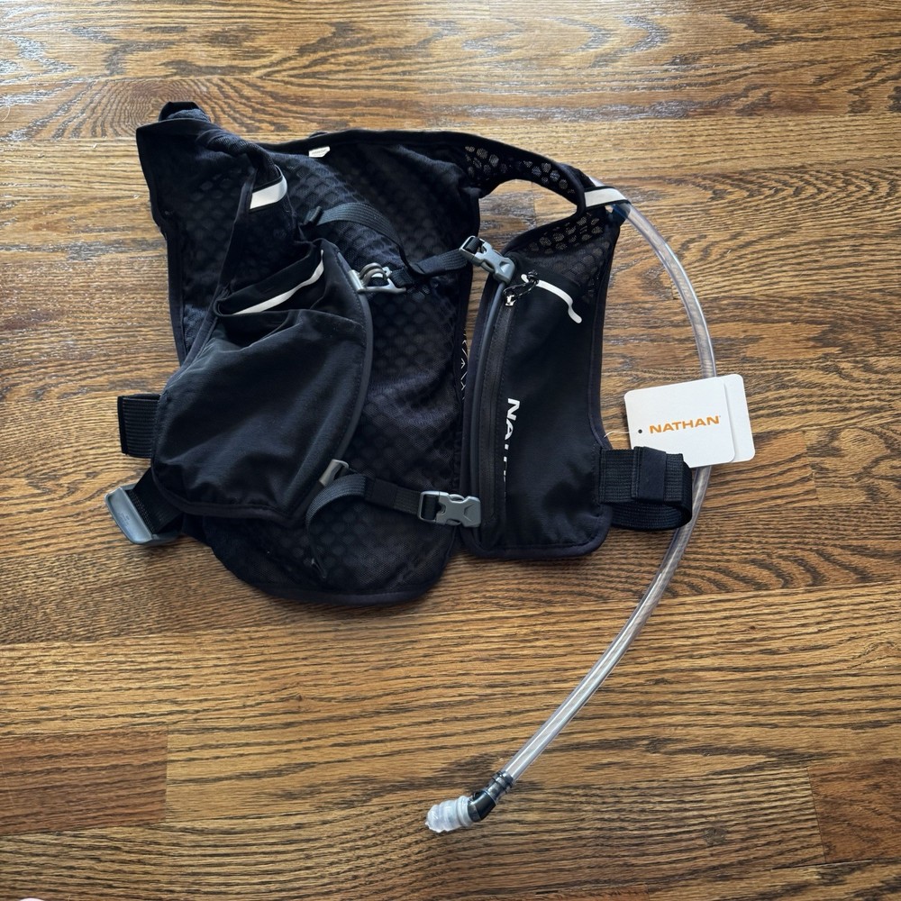 Hypernight QuickStart 3.0 4 Liter Hydration Pack 1.5L Bladder Reflective Nathan