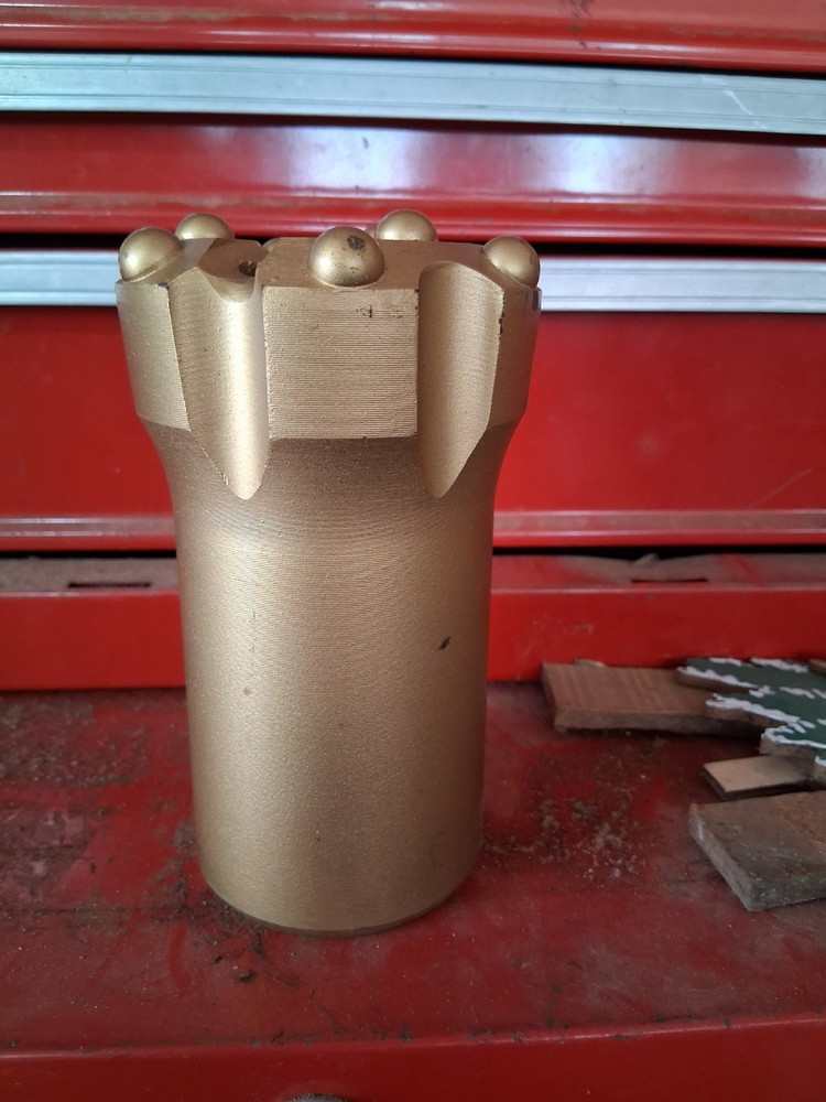 Rock DRILL BIT 3-1/2" T45 Drop Center Button Bit. New