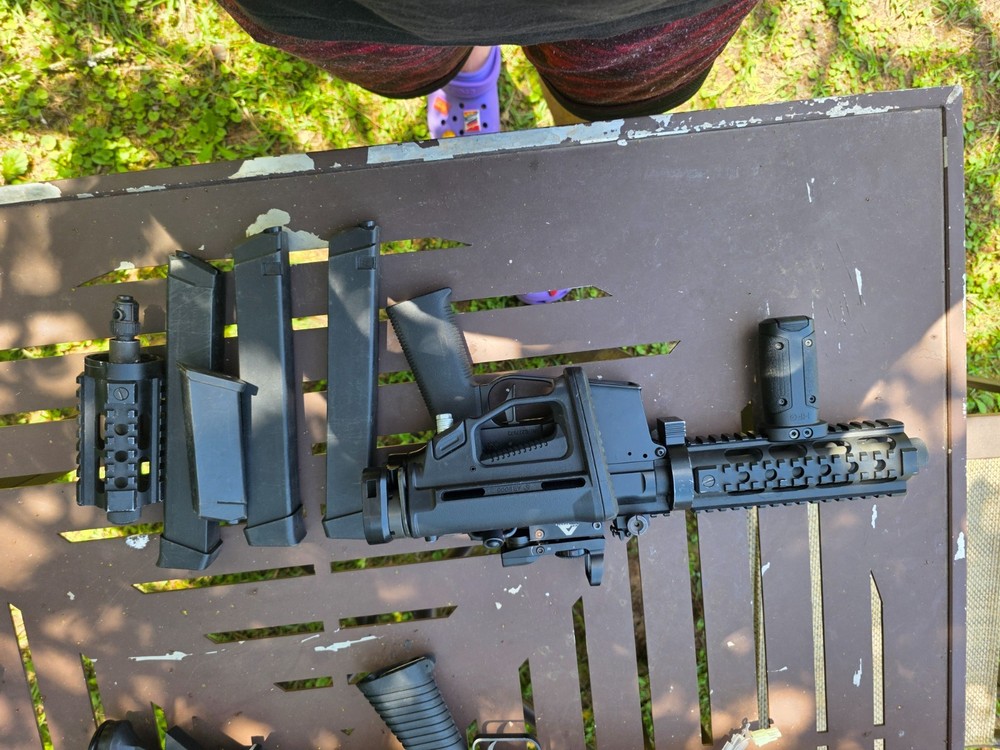 airsoft gun