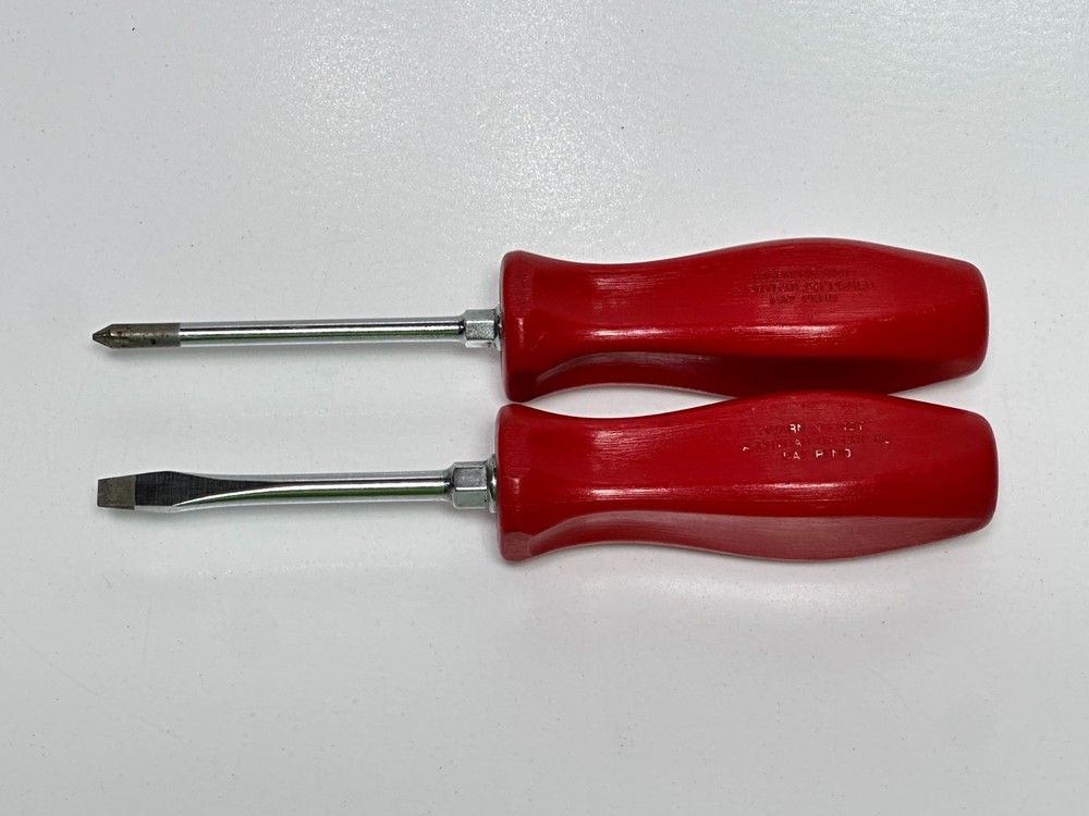 Snap-On Tools USA 2pc Red Hard Handle Phillips Flat Screwdriver Set SDDP31, SDD2