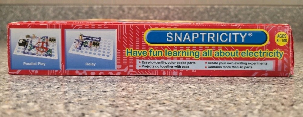 Snap Circuits Snaptricity Electronic Experiment Kit SCBE-75 2011 Elenco Complete