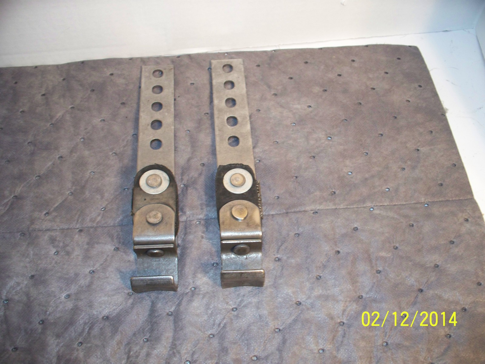 UNIVERSAL EXHAUST HANGER & 2 1/2" Clamp Asst-12 Pcs