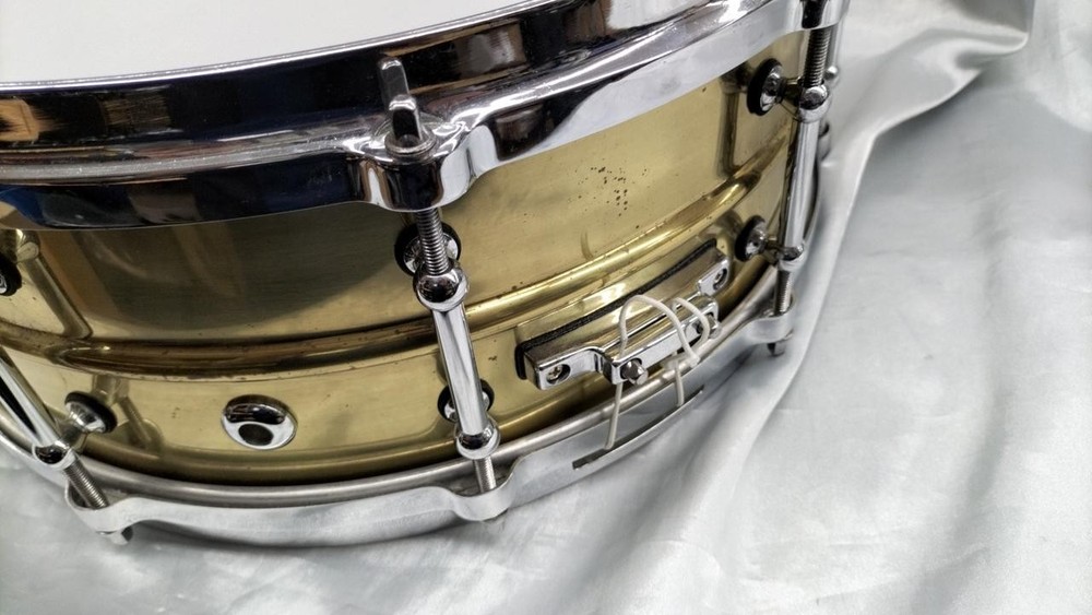 JUG BRASS metal snare