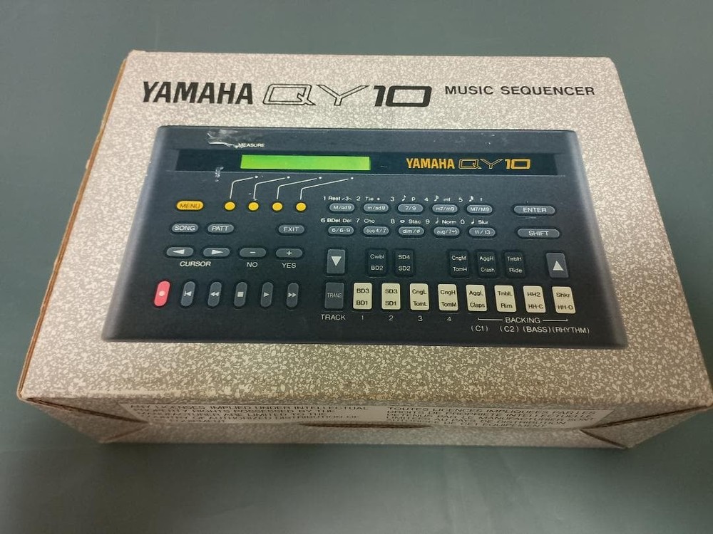 Yamaha QY10