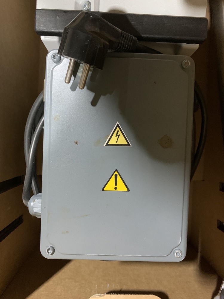 Leybold D16B TRIVAC Vacuum Pump