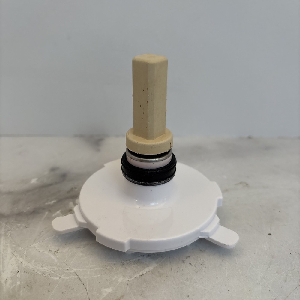 Farberware Replacement Part FP3000FBS Food Processor Bowl Coupling Piece ONLY