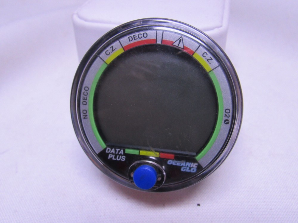 oceanic octopus glo DATA PLUS dive computer , regulators