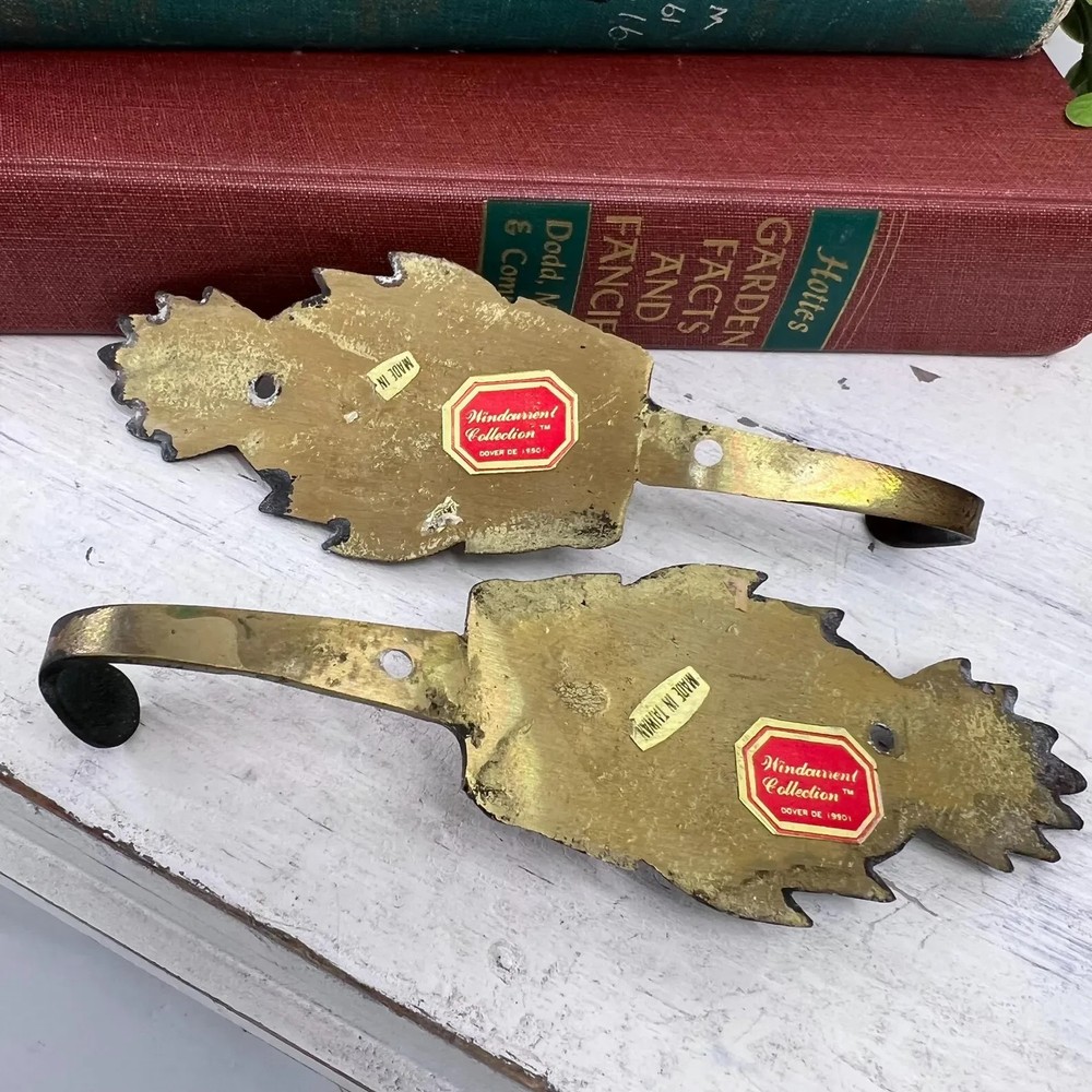 Two Small Vintage Brass Pineapple Wall Hooks / Kitchen Decor / Key Holder