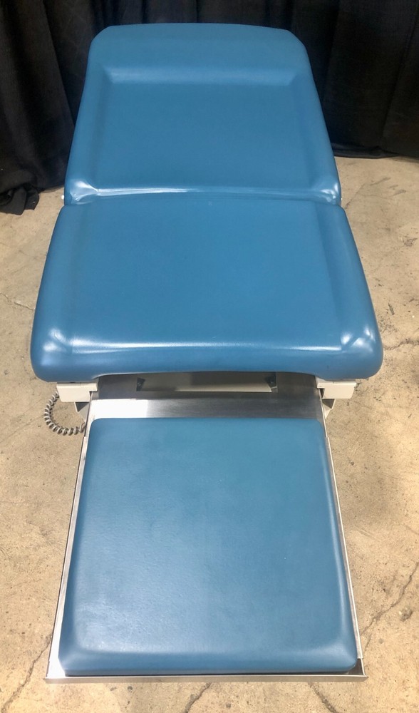 UMF 5060 Power Exam Table