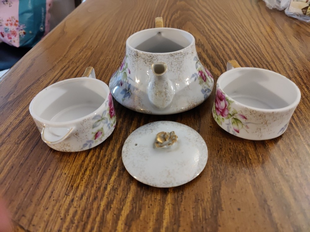NORCREST BRESDEN ROSE MOTIF STACKABLE 4-PIECE INDIVIDUAL TEA SET.
