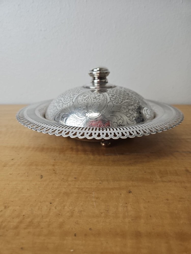 W.B. Mfg Co. Silverplate Lidded and Footed Bowl Pierced Openwork 10"