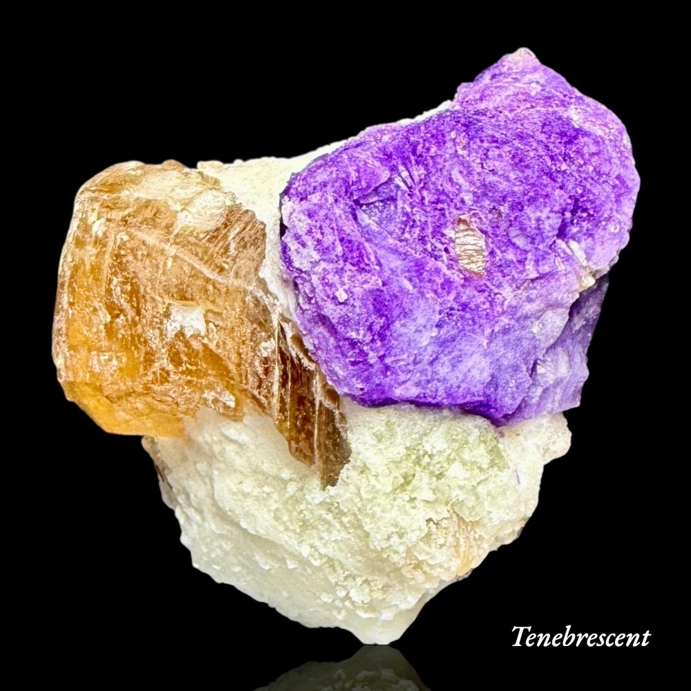 212 Gram Fluorescent Phosphorescent Tenebrescent Hackmanite With Phlogopite