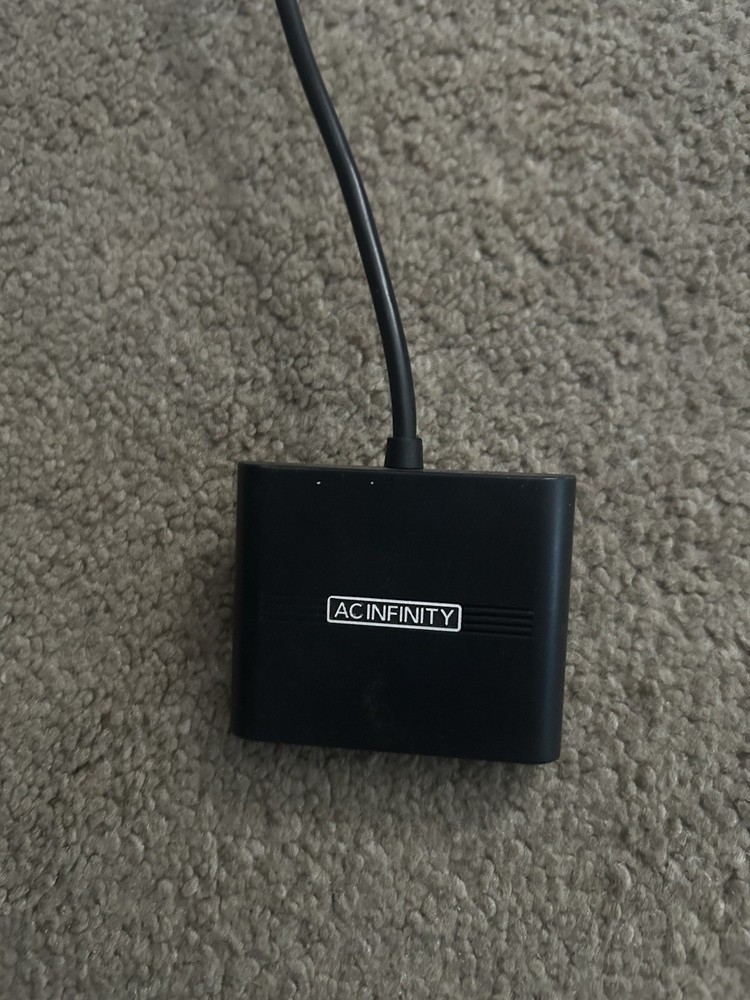 AC Infinity 4 Way uis Splitter