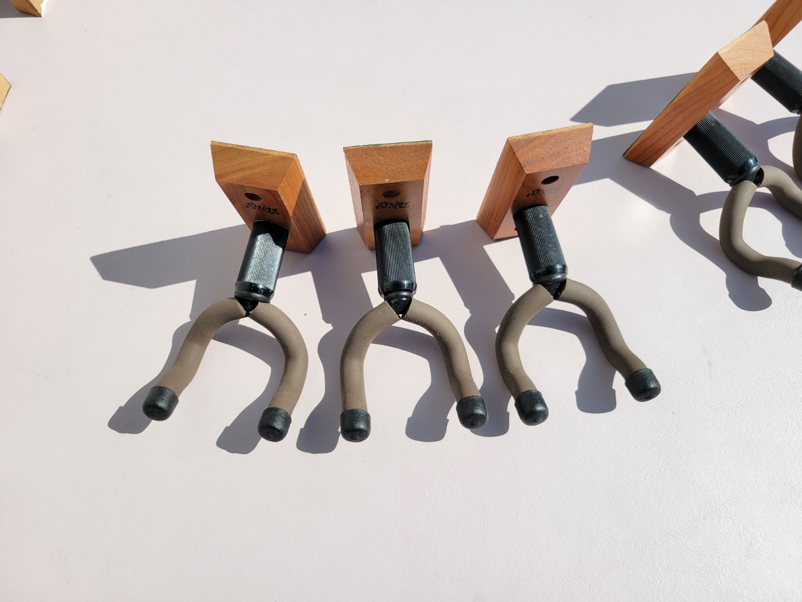 Lot of 10 String Swing CC01 Guitar Hanger Wall Mount Holder with Screws