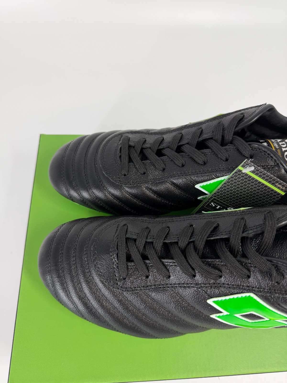 Lotto Stadio OG II FG Size 9.5 Soccer Cleats Black Spring Green 215017 1NI New