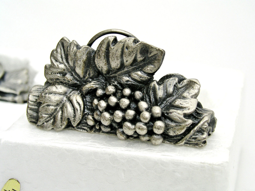 SELANDIA SILVERPLATED PLACE CARD HOLDERS - SET OF (4) - GRAPE & LEAF DESIGN 1983