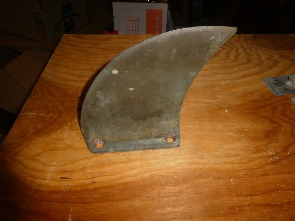 Supra Tracking Fin