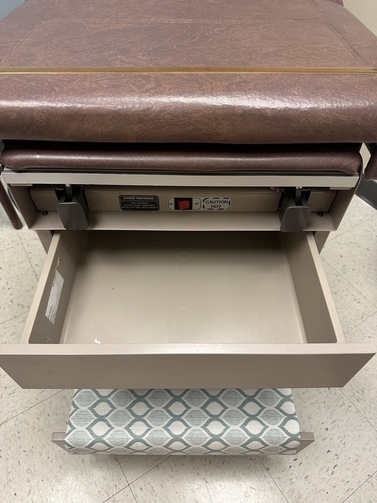 Midmark Ritter 104 Exam Table