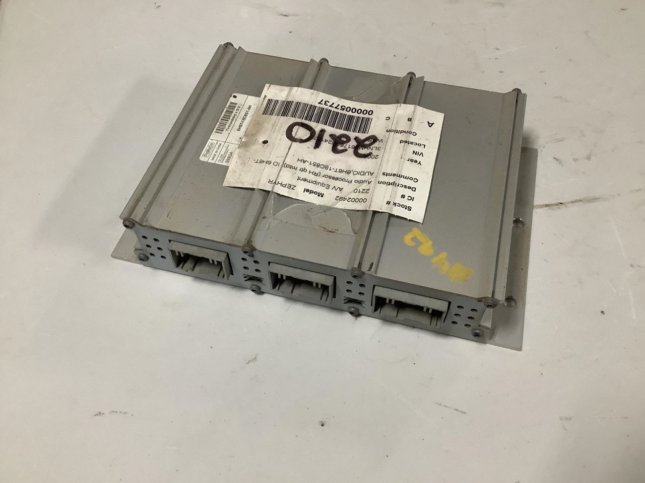 Audio Equipment Radio Audio Processor Right Hand Quarter Fits 06 ZEPHYR 109021