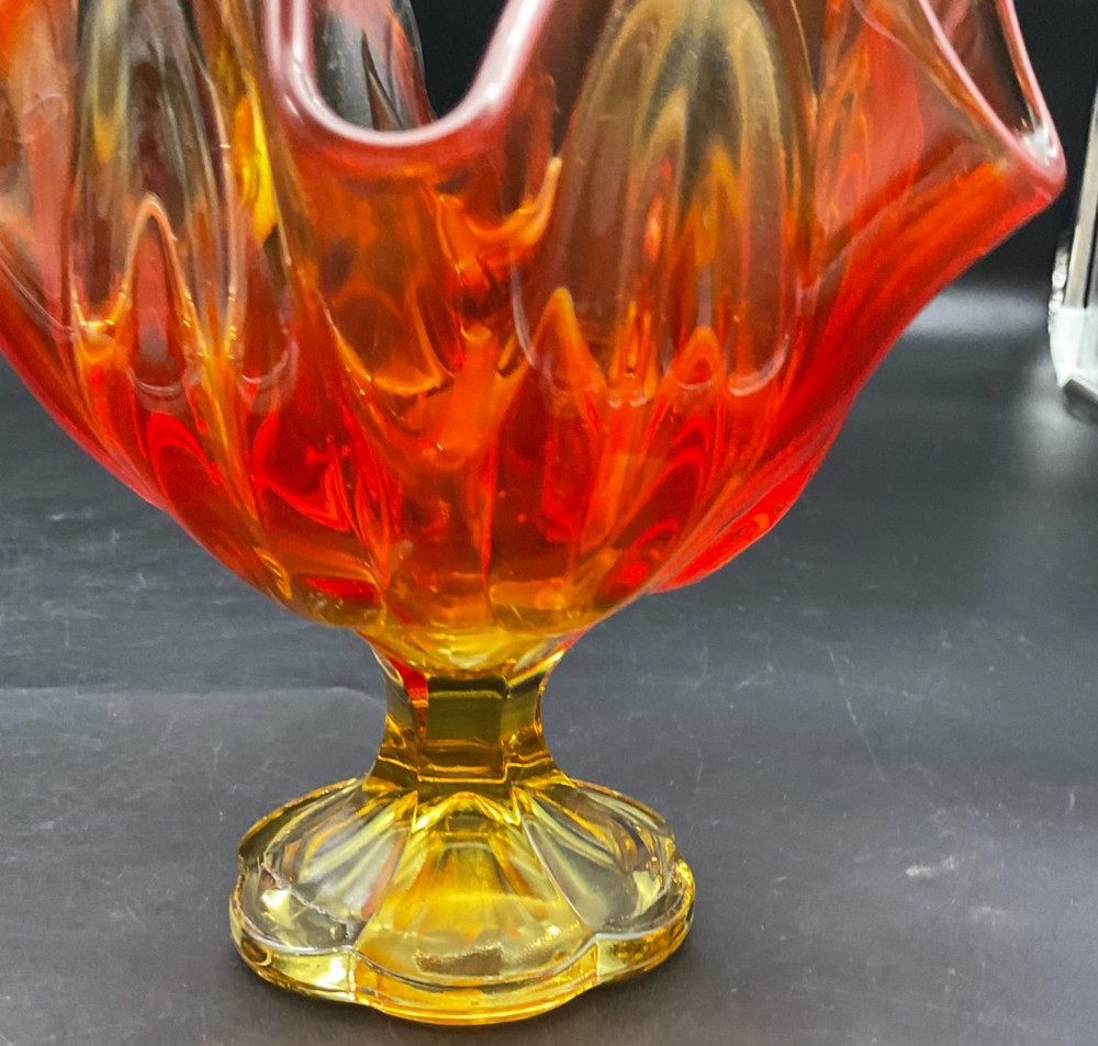 L.E. Smith Persimmon Simplicity Pattern Handkerchief Compote 6"