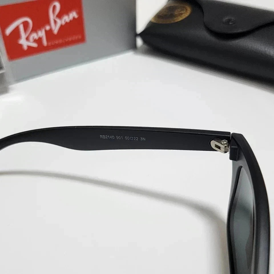 Ray-Ban 2140 Classic Wayfarer Sunglasses Black Frame with 50mm Gray Lenses - NEW