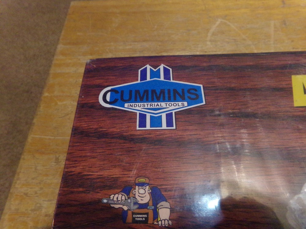 CUMMINS AIR POWERED GREASE GUN. OPEN BOX.