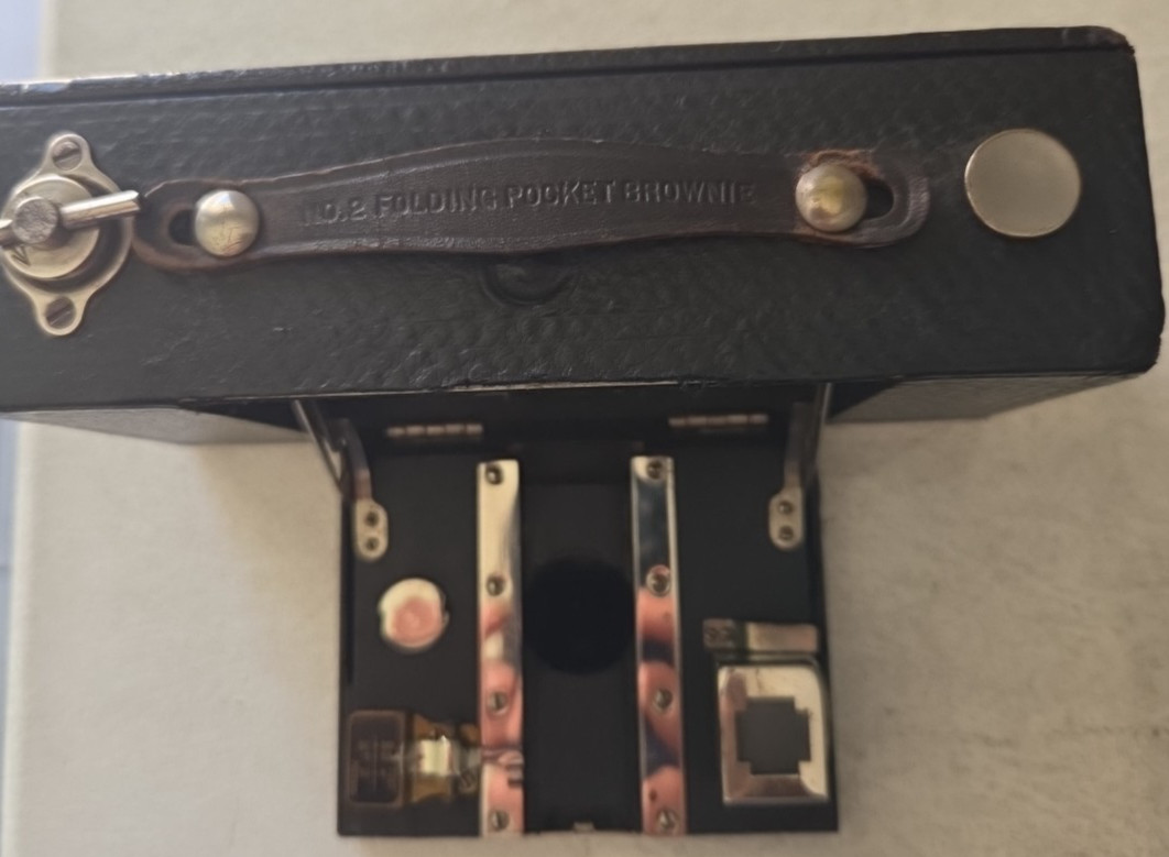 * 1907 Kodak No.2 Folding Pocket Brownie Model B Camera 120 Burgundy Red Bellows