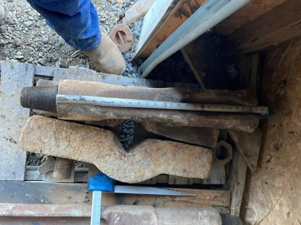 6” diameter 25” length Cable Tool Drilling Chisel Bit 2-1/4" x 3-1/4" API thread