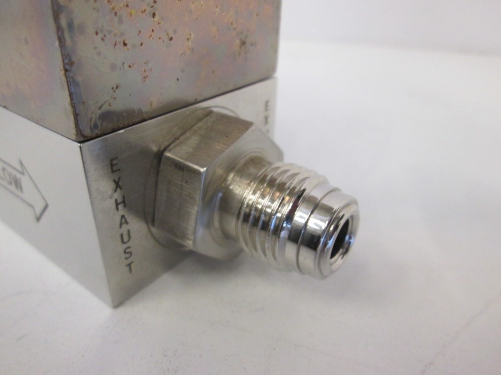 Unit Instruments, UFC-1100A, Mass Flow Controller, 100 SCCM, N2O, Used