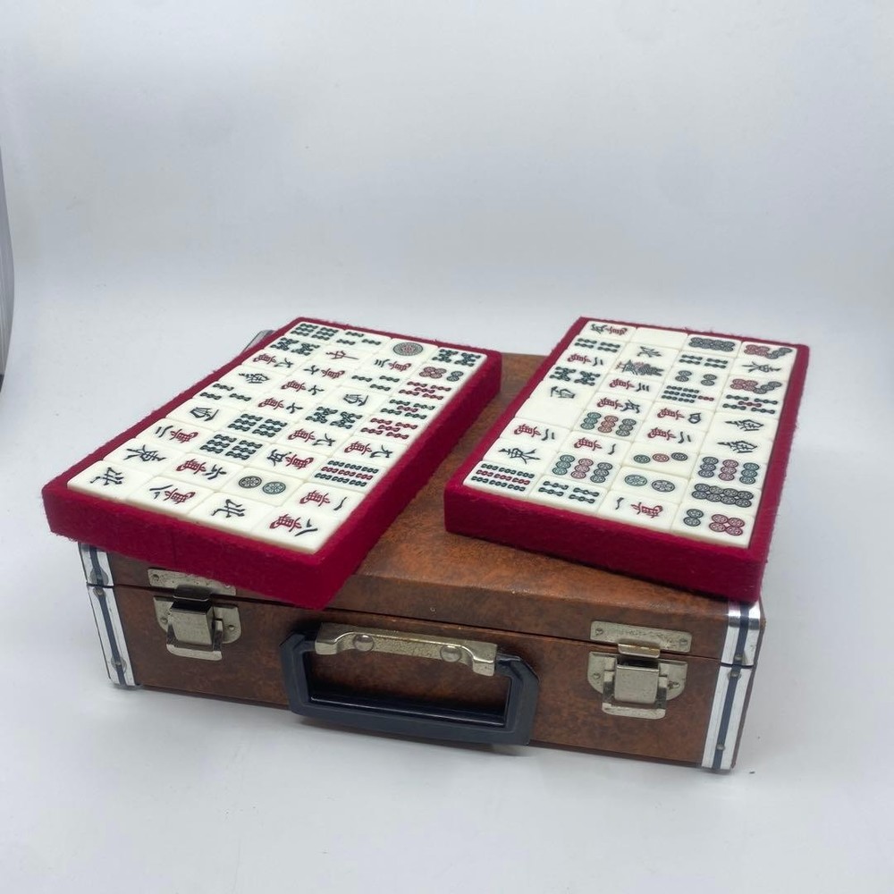 Showa Retro Mahjong Tile Set with Case