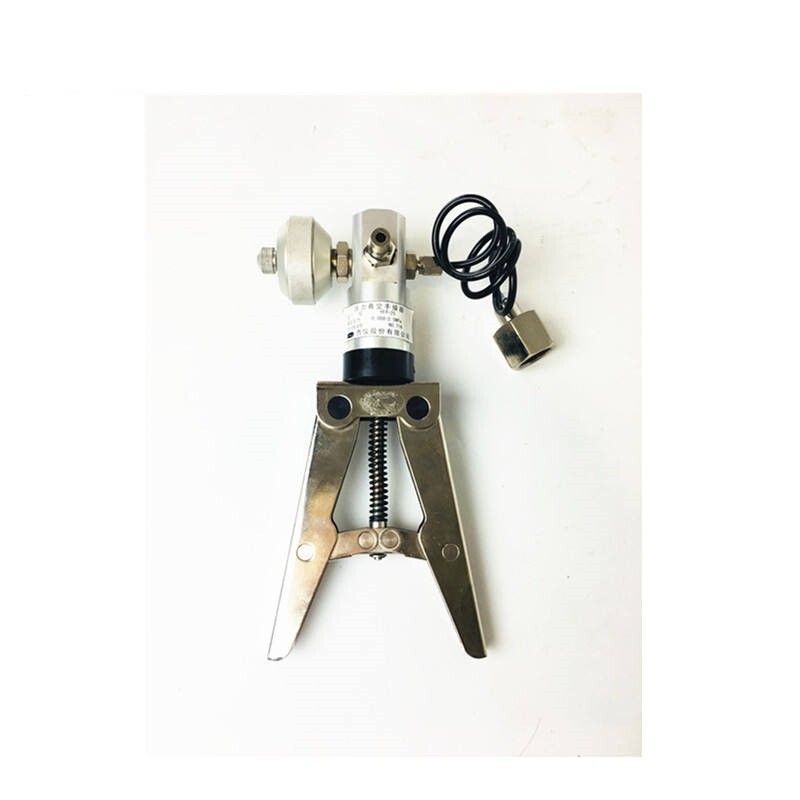 Pneumatic hand pump pressure calibrator