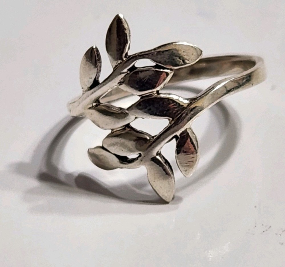 Sterling Silver Leaf Ring sizes 7