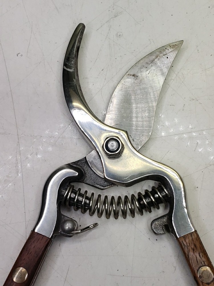 Kitchen Pruning Sheers Wood Handle Brass Thai (?)